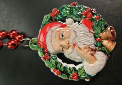 Santa Wreath Bead